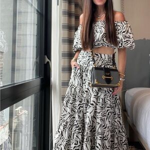 Off the shoulder set, Sz L, EUC